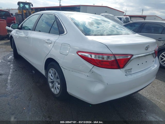 Toyota CAMRY LE 2016 4T4BF1FKXGR563065 Image 3