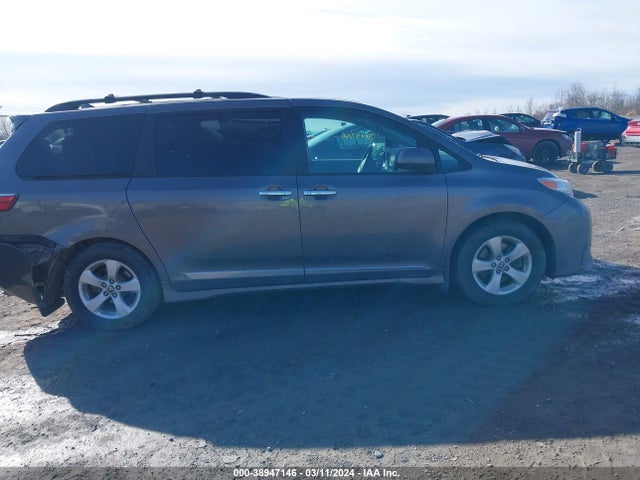 Toyota SIENNA LE 2020 5TDKZ3DC1LS081578 Image 13