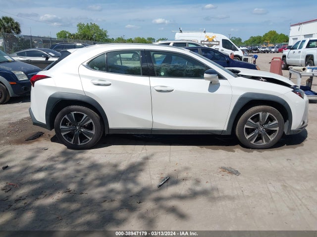 Lexus UX 200 2020 JTHX3JBHXL2031102 Image 13