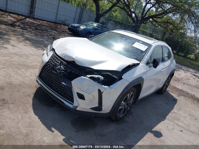 Lexus UX 200 2020 JTHX3JBHXL2031102 Image 2