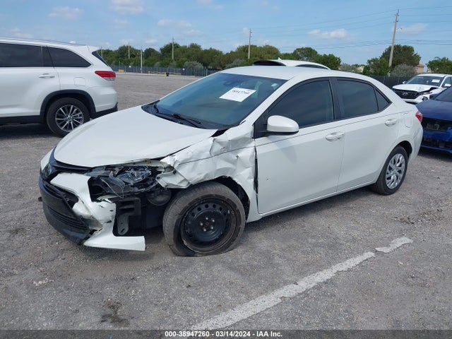 Toyota COROLLA LE 2019 5YFBURHE1KP877655 Image 2