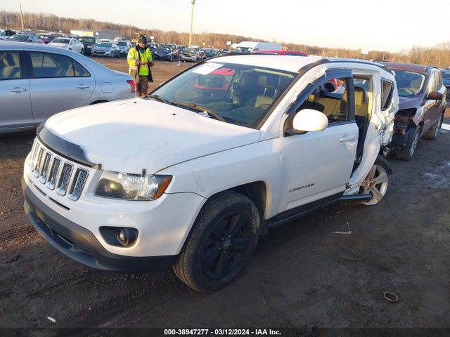 Jeep Compass Latitude 2015 1C4NJDEBXFD151966 Image 2