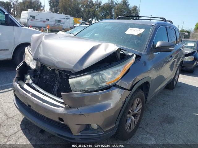 Toyota Highlander Xle V6 2015 5TDKKRFH8FS063311 Image 2