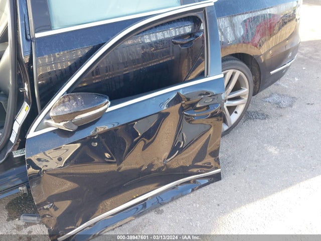 1VWDT7A38HC017579 Volkswagen Passat 1.8t R-line