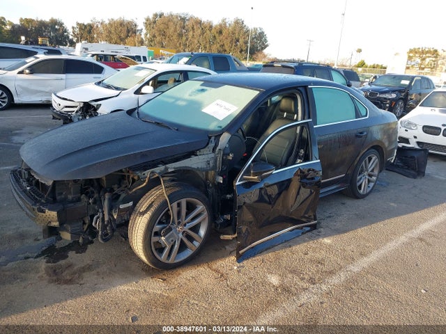 1VWDT7A38HC017579 Volkswagen Passat 1.8t R-line