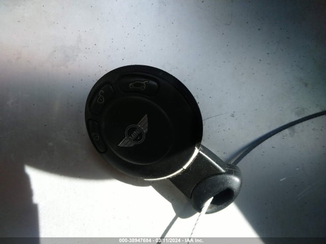 2007 MINI COOPER S WMWMF73537TL84510 Photo 10