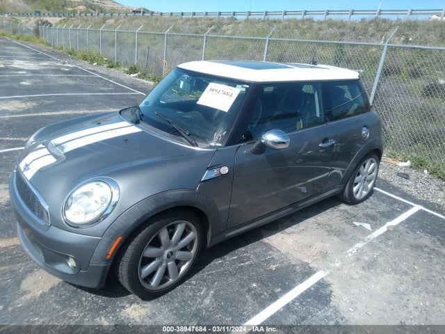 2007 MINI COOPER S WMWMF73537TL84510 Photo 1