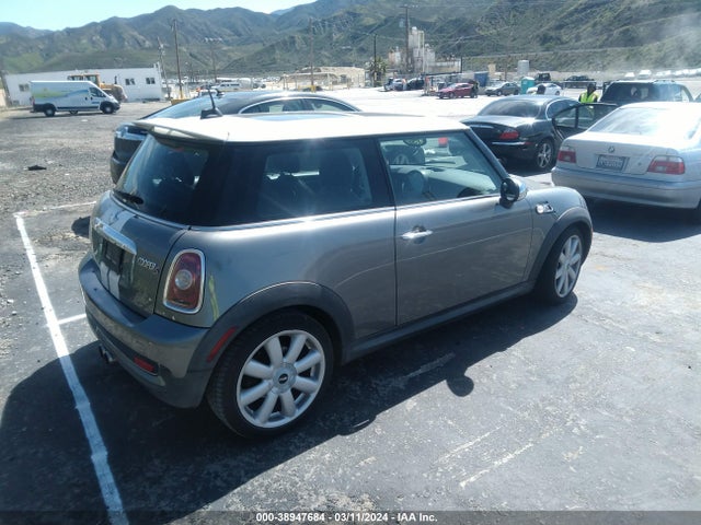 2007 MINI COOPER S WMWMF73537TL84510 Photo 3