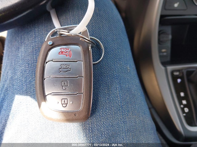 Hyundai Elantra Value Edition 2016 5NPDH4AE8GH675748 Image 11