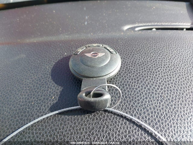 2010 MINI COOPER S WMWMF7C50ATW88997 Photo 10