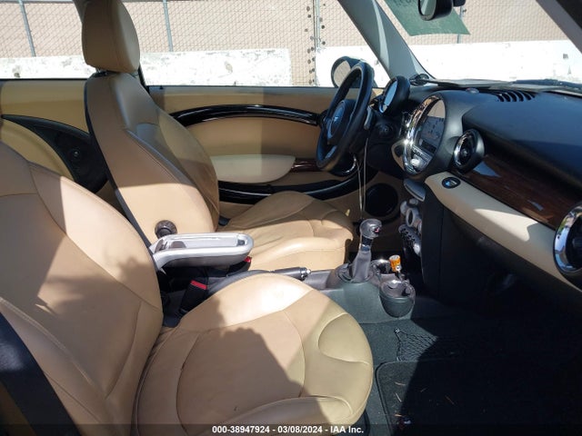 2010 MINI COOPER S WMWMF7C50ATW88997 Photo 4