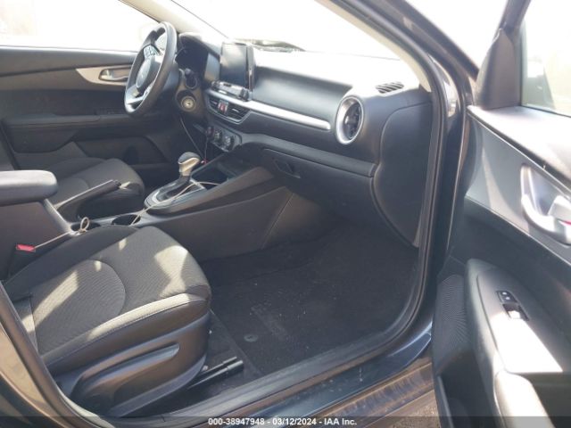 3KPF24AD4NE498974 KIA FORTE FE
