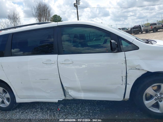 Toyota SIENNA LE 2020 5TDKZ3DC2LS055541 Image 14