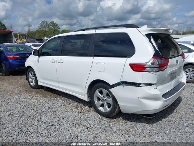 Toyota SIENNA LE 2020 5TDKZ3DC2LS055541 Image 3