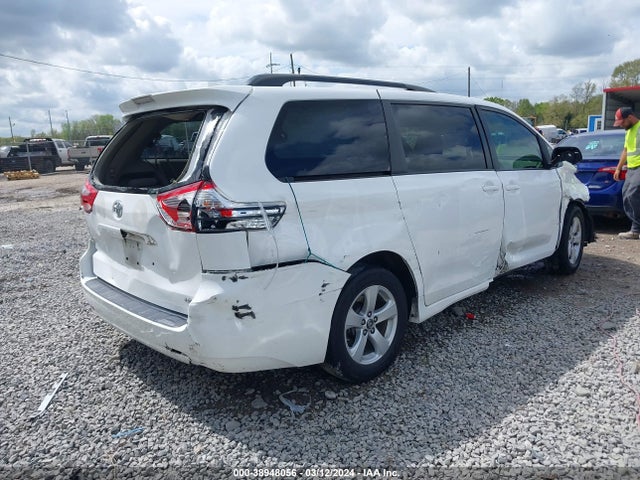 Toyota SIENNA LE 2020 5TDKZ3DC2LS055541 Image 4