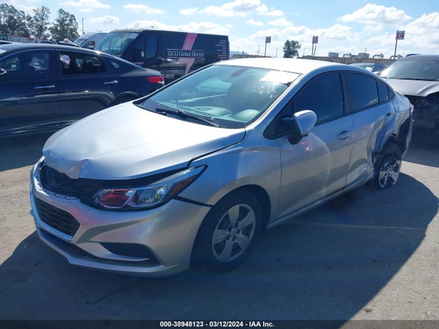 Chevrolet Cruze Ls Auto 2018 1G1BC5SM6J7130041 Image 2