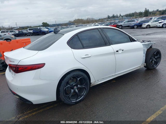 ZARFAECNXJ7573241 Alfa Romeo Giulia Ti Sport Rwd