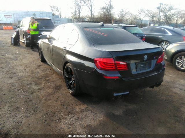 2013 BMW M5 WBSFV9C56DD095517 Photo 2