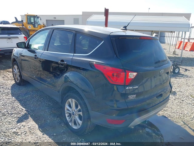 Ford ESCAPE SE 2019 1FMCU0GD2KUA64820 Image 3