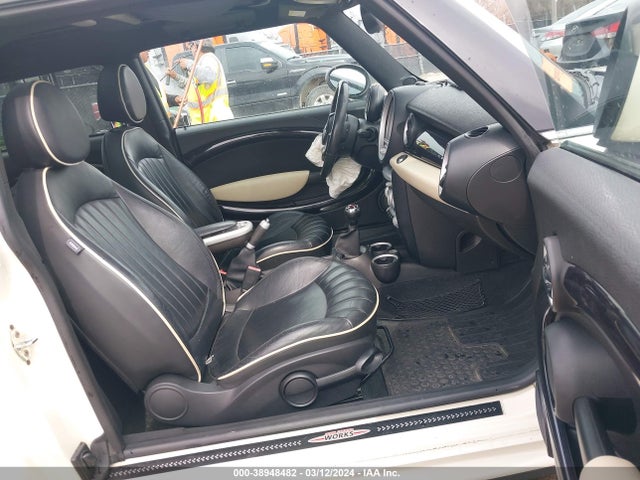 2009 MINI JOHN COOPER WORKS CLUBMAN WMWMM93549TL04023 Photo 4