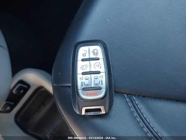 2C4RC1DG3LR257319 Chrysler Voyager Lxi