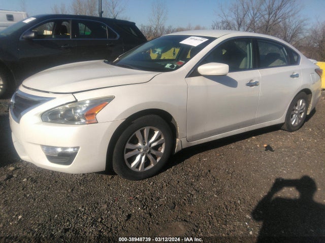Nissan Altima 2.5 S 2014 1N4AL3AP9EC189977 Image 2