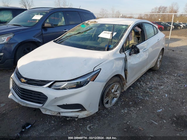 Chevrolet Cruze Lt Auto 2018 1G1BE5SM1J7120401 Image 2