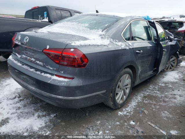 1VWBA7A31JC048563 Volkswagen Passat 2.0t Se