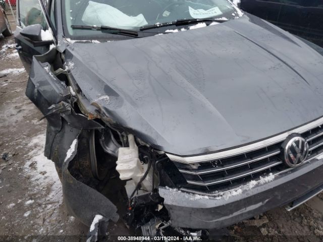 1VWBA7A31JC048563 Volkswagen Passat 2.0t Se