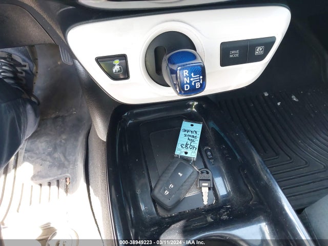 Toyota Prius Three 2017 JTDKARFU5H3051444 Image 11