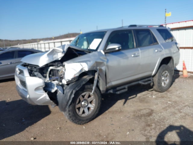 Toyota 4runner Trail Premium 2016 JTEBU5JR2G5330982 Image 2