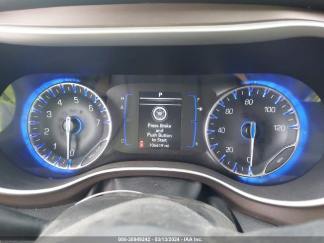 2C4RC1DG3LR266134 Chrysler Voyager Lxi