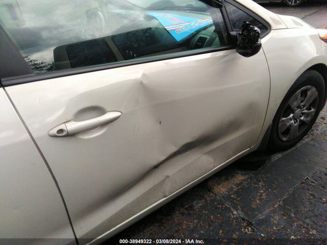 KIA FORTE LX 2015 KNAFK4A6XF5321146 Image 6