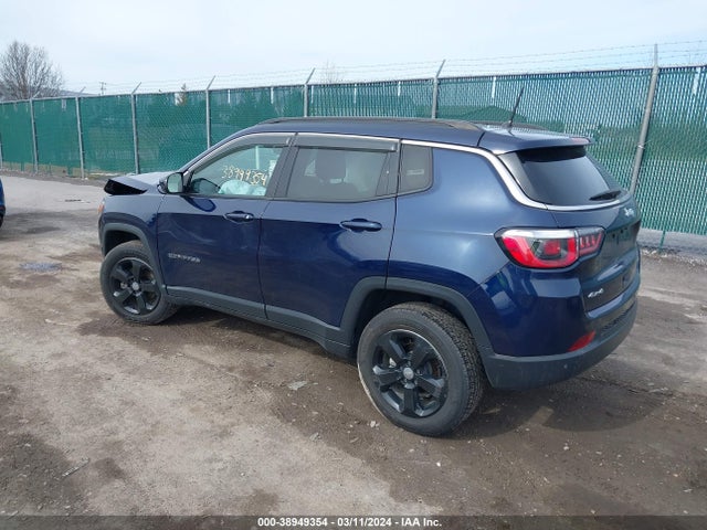 Jeep Compass Latitude 4x4 2018 3C4NJDBB5JT485619 Image 3