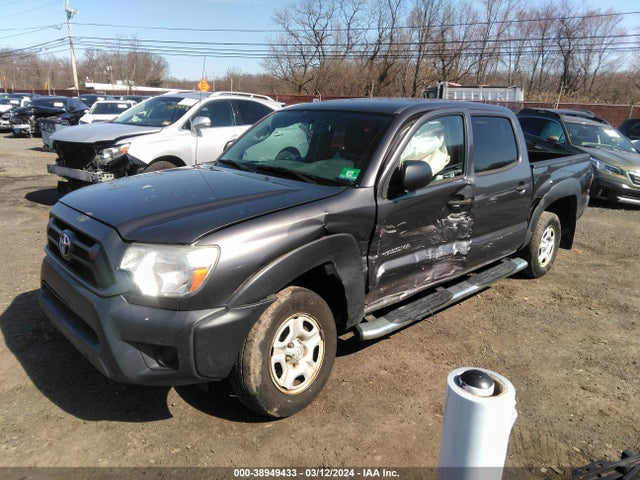 Toyota Tacoma 2015 5TFJX4CN8FX050353 Image 2