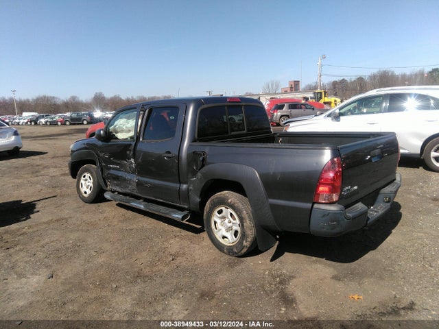Toyota Tacoma 2015 5TFJX4CN8FX050353 Image 3