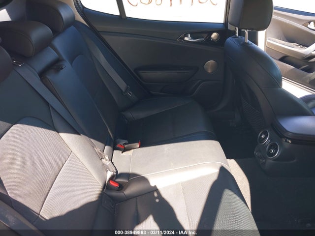 KIA Stinger Premium 2018 KNAE25LA1J6033425 Image 8