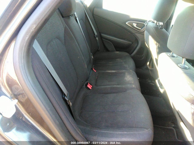 Chrysler 200 Limited 2015 1C3CCCAB0FN731596 Image 8