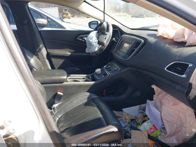 Chrysler 200 C 2015 1C3CCCCBXFN508303 Image 5