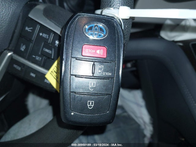 Toyota SIENNA LE 2021 5TDKRKEC9MS038102 Image 11