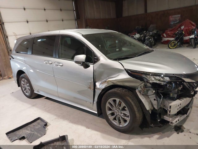 Toyota SIENNA LE 2021 5TDKRKEC9MS038102 Image 13