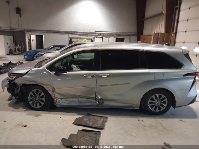 Toyota SIENNA LE 2021 5TDKRKEC9MS038102 Image 14