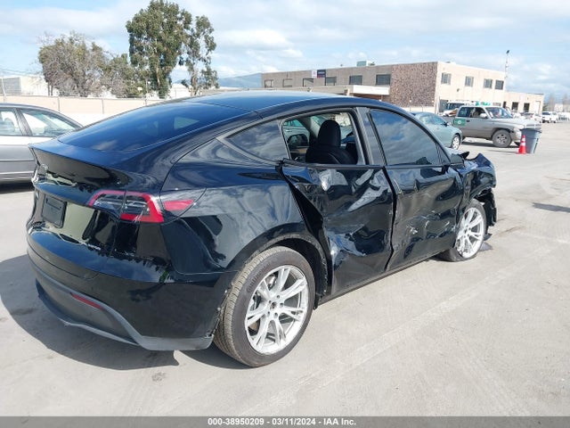 Tesla Model Y 2023 7SAYGDEE2PF748581 Image 4
