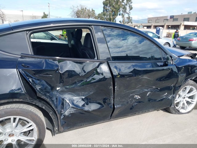 Tesla Model Y 2023 7SAYGDEE2PF748581 Image 6
