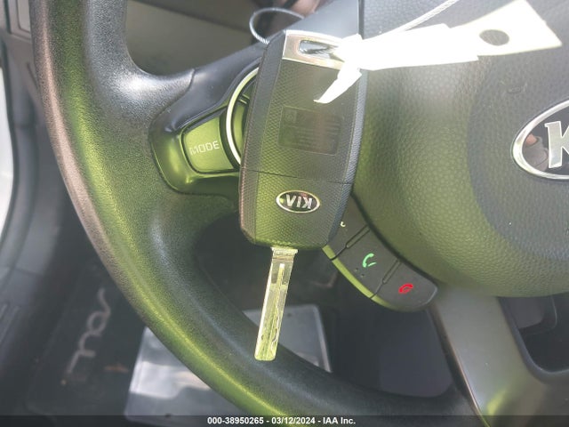 KIA Soul 2017 KNDJN2A29H7465929 Image 11
