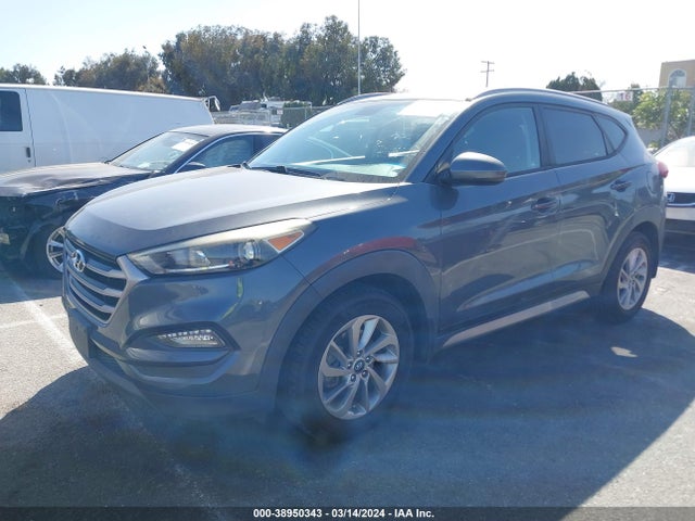 Hyundai TUCSON SE 2017 KM8J33A44HU379101 Image 2