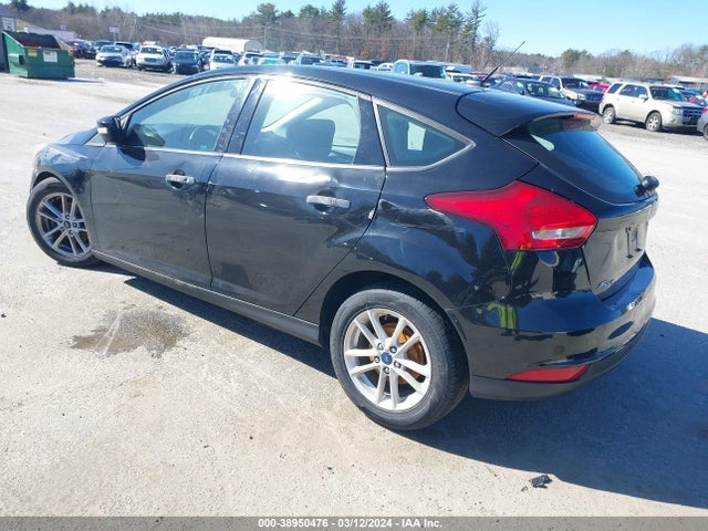 Ford FOCUS SE 2017 1FADP3K21HL330341 Image 3
