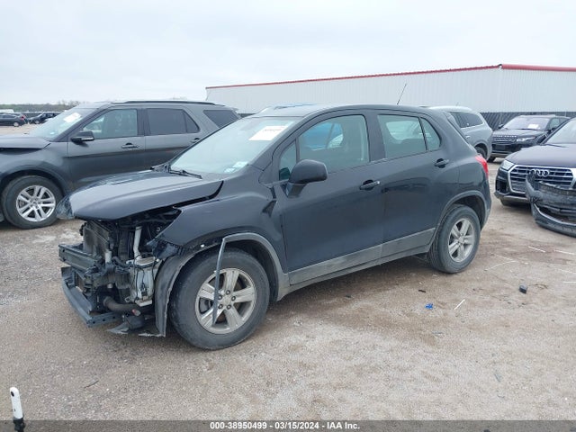 Chevrolet TRAX LS 2019 3GNCJKSB3KL388083 Image 2