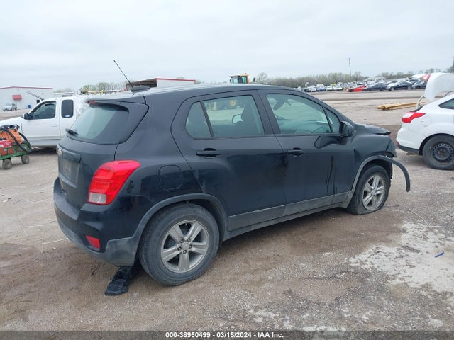 Chevrolet TRAX LS 2019 3GNCJKSB3KL388083 Image 4