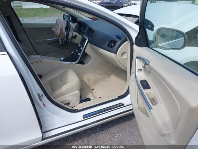 YV1612TK1F1333157 Volvo S60 T5 Premier